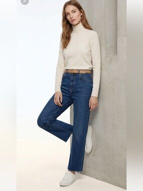 Zara Highrise Straight sales Mid Blue Jean Size 4 Cotton